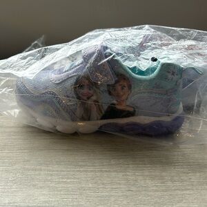 Brand New Disney Frozen 9T Light up shoes